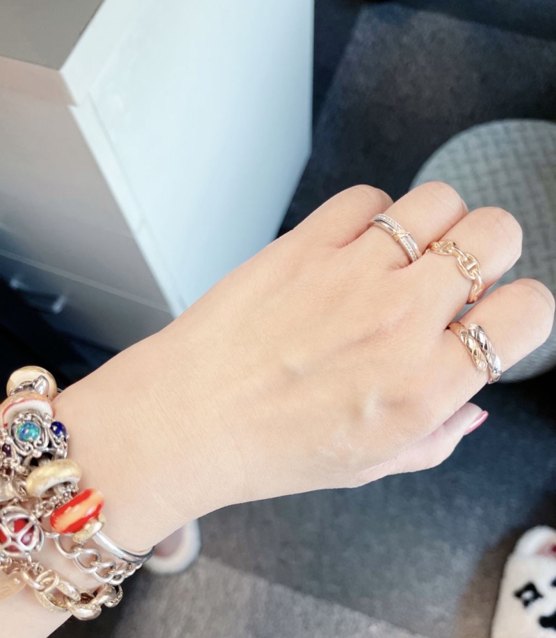 Ch**el rings